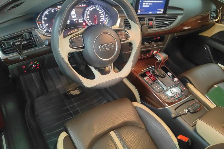 Used Audi A7 2014 50 TFSI quattro Comfort Model Center Console