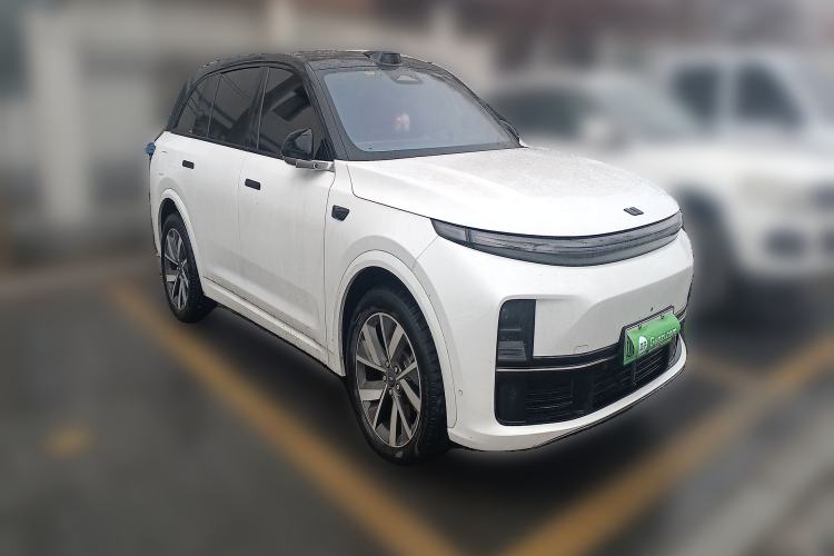 Used Li Auto L7 2023 Max model Front Right 45 Deg