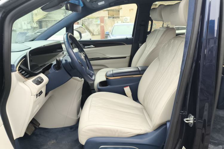 Used Buick GL8 2022 Avenir Avia Four-Seat Prestige Edition Left Front Seat