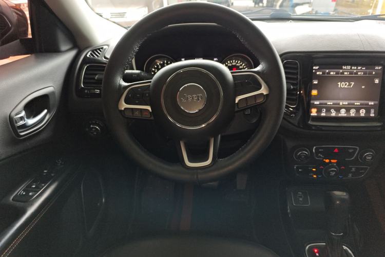 Used Jeep Compass 2017 200T Automatic Prestige Edition Steering Wheel