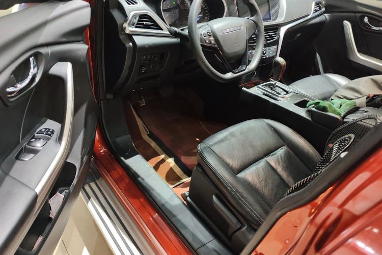 Used Venucia T90 2017 2.0L CVT Fashion Edition
