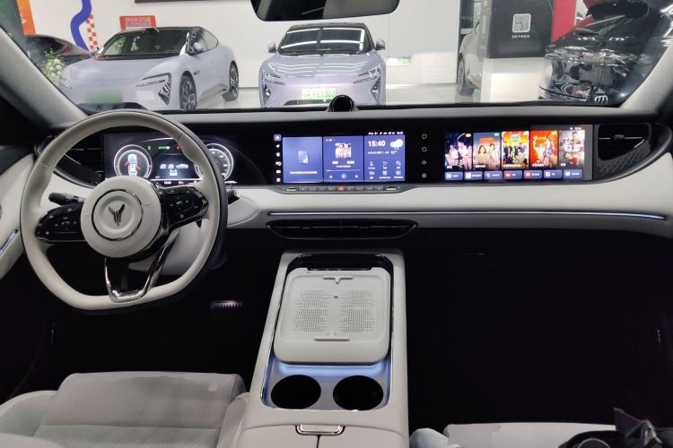 Used VOYAH FREE 2025 318 318 km Rear-Drive Touring Edition Center Console