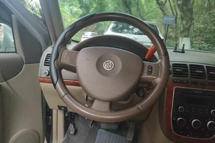 Used Buick GL8 2011 2.4L LT Executive Edition
