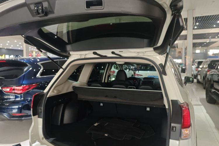 Used Subaru Forester 2019 2.0i Luxury Edition Trunk