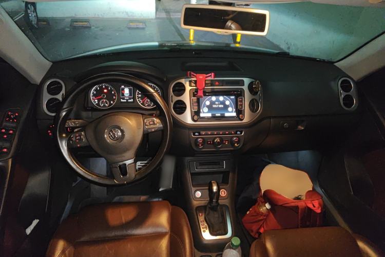 Used Volkswagen Tiguan 2015 1.8TSI Automatic Two-Wheel Drive Luxury Model Center Console