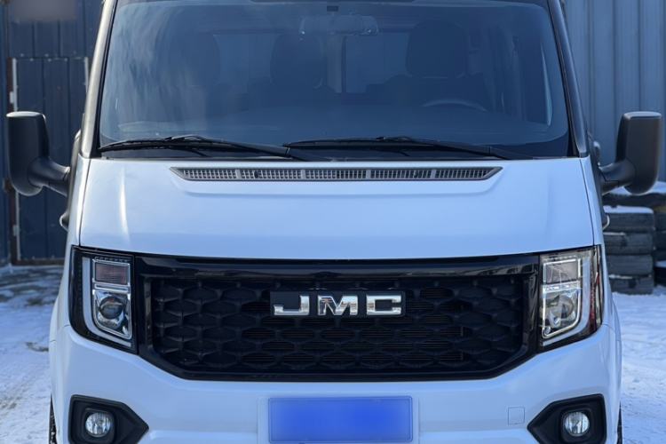 Used JMC Fushun 2023 2.0T Manual Short-Wheelbase Low-Roof Commercial Multi-Purpose Passenger Vehicle 6 Seats with Dual-Opening Tailgate
