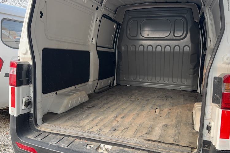 Used Jinbei Hiace X30 2023 1.5L Super-Enjoyment Van 2/5 Seats Non-Air-Conditioned Version SWC15M