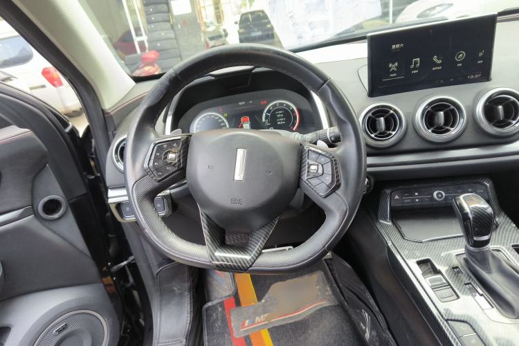 Used Wey VV5 2019 Upgraded Model 2.0T Two-Wheel Drive Flagship Version China V Standard