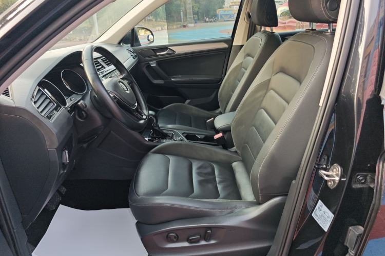 Used Volkswagen Tiguan L 2019 380TSI Automatic All-Wheel Drive Luxury Edition with 7 Seats China VI Standard
