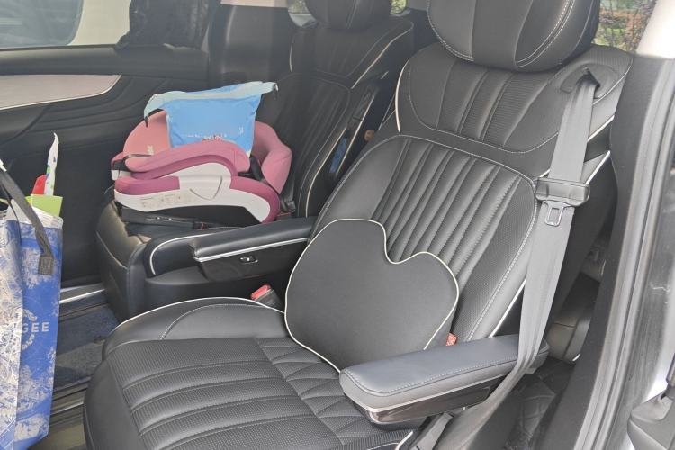 Used Roewe iMAX8 2021 400TGI Supreme Series Ultimate Edition Left Rear Seat