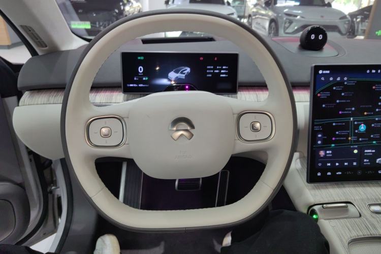 Used Nio ET7 2024 75 kWh Executive Edition Steering Wheel