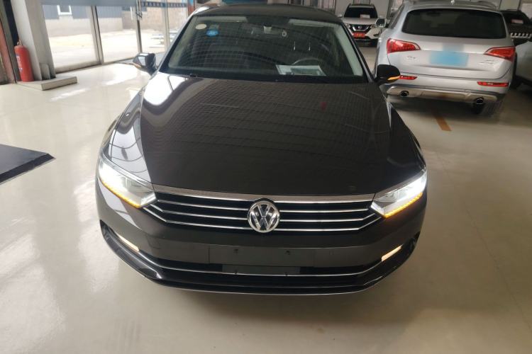 Used Volkswagen Magotan 2017 380TSI DSG Luxury Model
