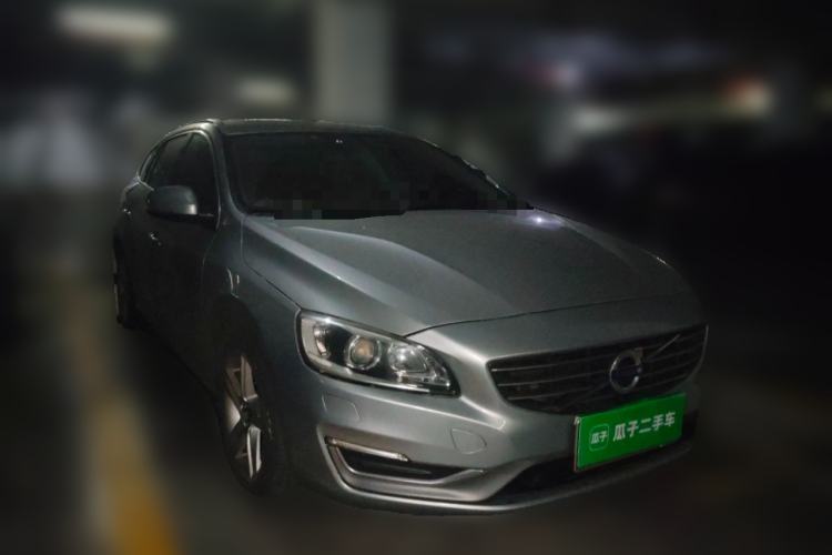 Used Volvo V60 2013 T5 Zhiya Edition Front Right 45 Deg