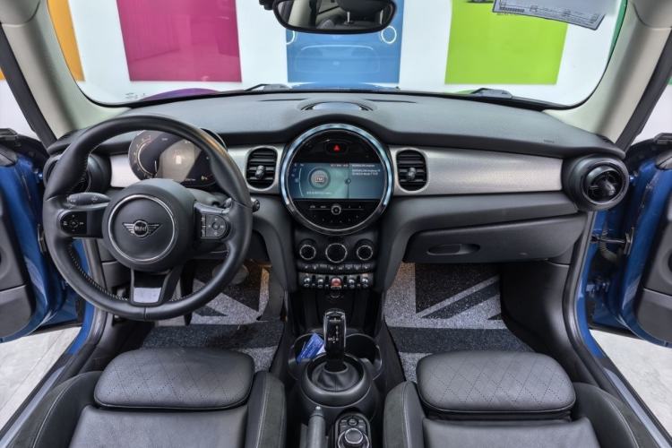 Used MINI MINI 2022 1.5T COOPER Artist