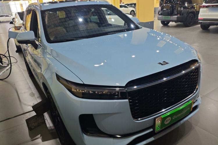 Used Li Auto ONE 2021 Extended-Range 6-Seater Version Front Right 45 Deg