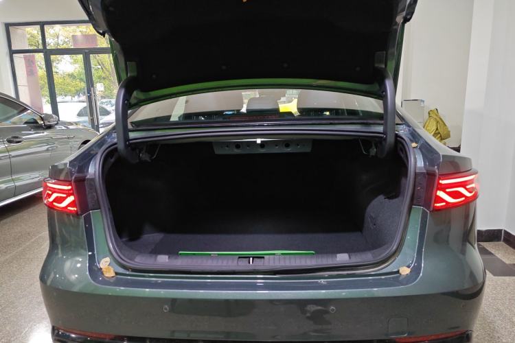 Used Chery Fengyun A8L 2025 1.5 TGDI 145 km Luxury Version Trunk