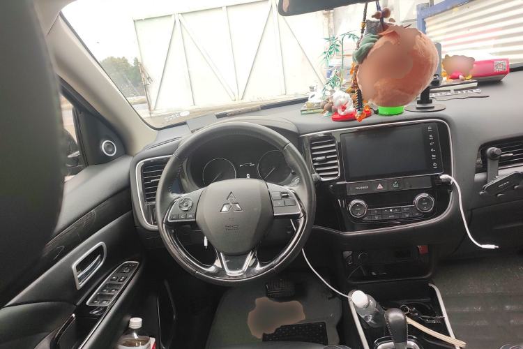 Used Mitsubishi Outlander 2019 2.0L Two-Wheel Drive Comfort Edition 5 Seats China V Standard Steering Wheel