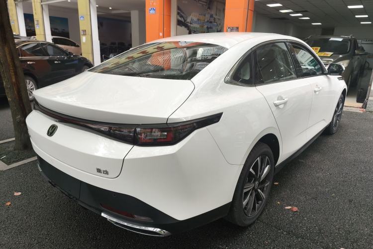 Used CHANGAN Eado 2025 Blue Whale 1.5T 500Bar Prestige Model
