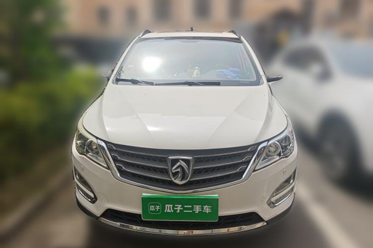 Used Baojun 560 2015 1.8L manual luxury version Front