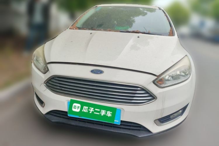 Used Ford Focus 2015 Sedan 1.6L Manual Fashion Edition
