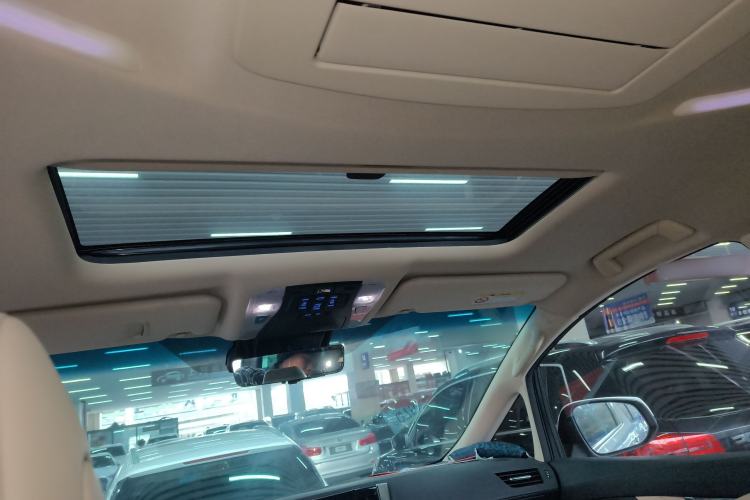 Used Toyota Alphard 2023 Dual-Motor 2.5L Premium Golden Edition
