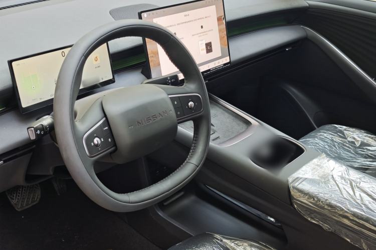 Used Nissan N6 2026 Model 180 Max Interior 5