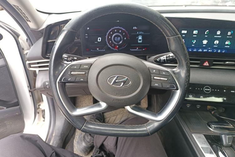 Used Hyundai Elantra 2021 1.5L CVT LUX Prestige Edition
