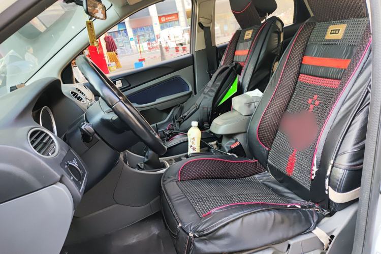 Used Ford Focus 2014 Hatchback Classic 1.8L Manual in Cool White Collector's Edition