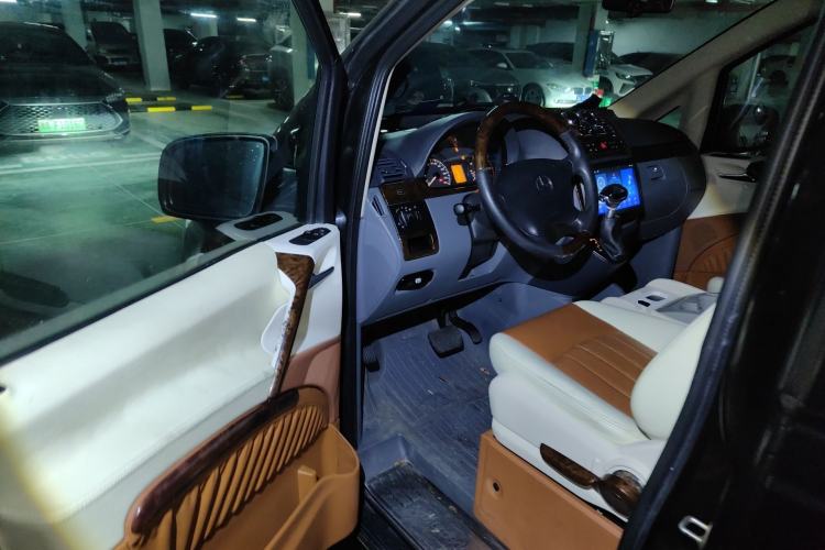 Used Mercedes-Benz Vito 2013 3.0L Elite Edition Driver Seat