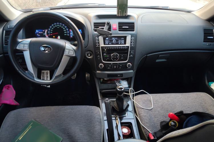 Used BYD G6 2013 2.0L Manual Luxury Version