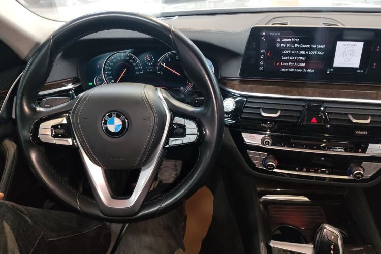 Used BMW 5 Series 2018 525Li Luxury Package
