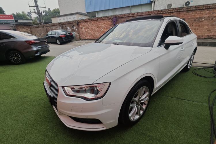 Used Audi A3 2014 Limousine 35 TFSI Automatic Comfort Model Guazi used car, China used car export, Used car for sale, Used cars, Cheapest cars for sale