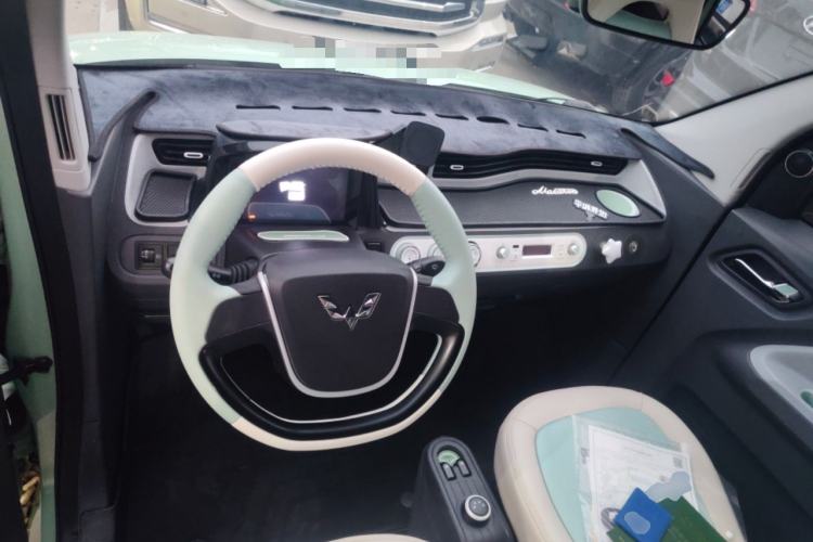 Used Wuling Hongguang MINIEV 2020 Enjoyment Model Lithium Iron Phosphate Center Console