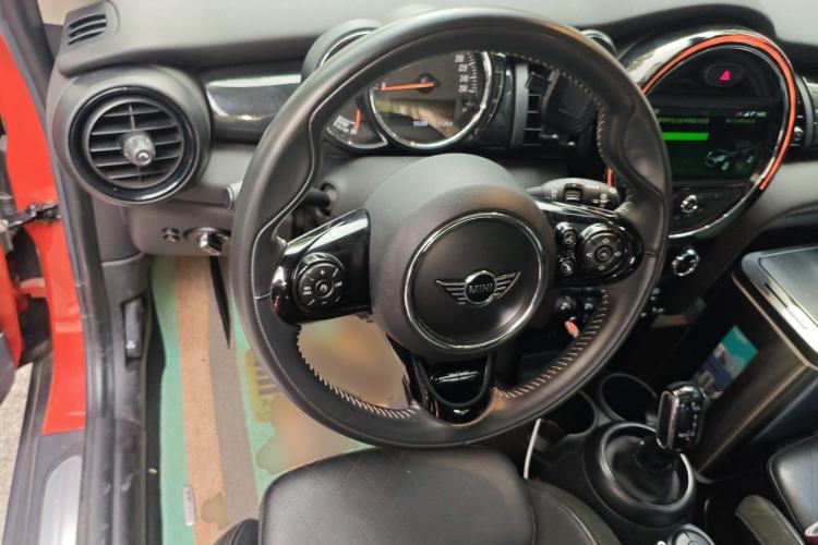 Used MINI MINI 2018 1.5T COOPER Artist
