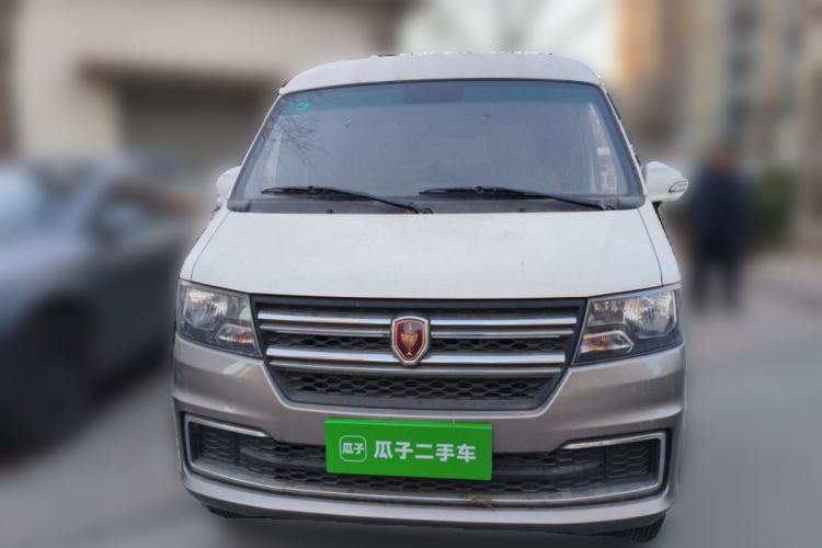 Used Jinbei Hiace X30 2024 1.5L Wealthy-Style Passenger Van 5/6/7 Seater with Front-Mounted Air Conditioning
