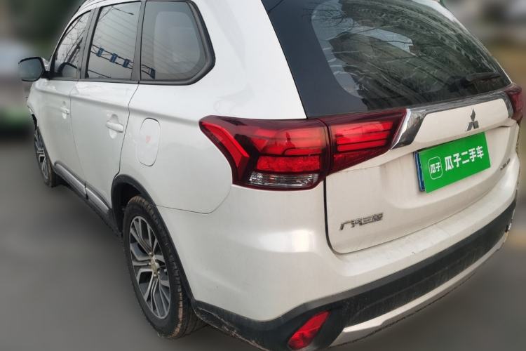 Used Mitsubishi Outlander 2018 2.0L Two-Wheel Drive Glory Edition 5 Seats
