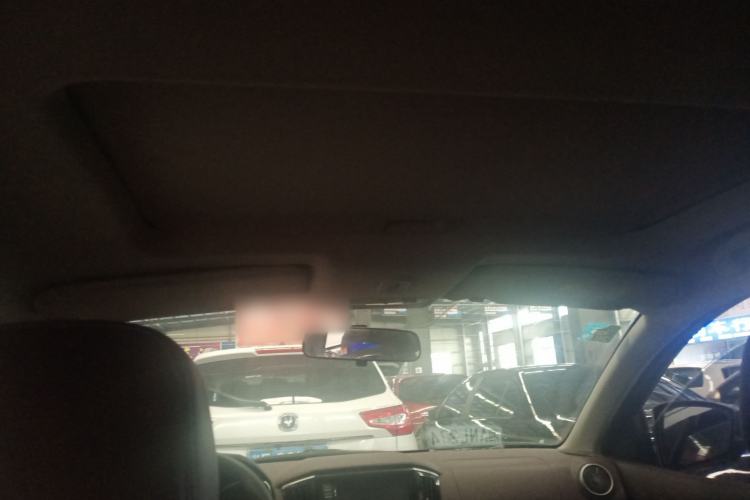 Used Venucia T70X 2016 2.0L CVT SmartFun Sport Edition
