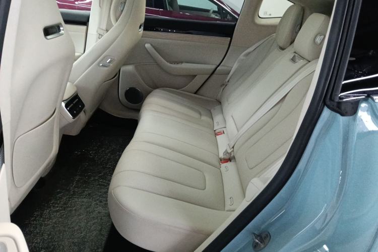 Used Hima Luxeed R7 2025 Range-Extended Version 251 km Max Left Rear Seat