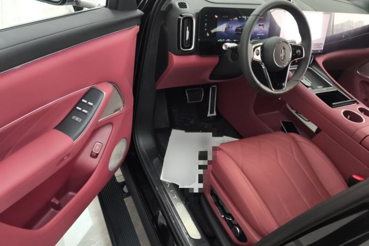 Used Hima AITO M8 2025 Extended-Range Max+ Version 53.4 kWh 6-Seater Edition Interior 3