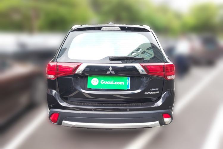 Used Mitsubishi Outlander 2016 2.4L 4x4 Luxury Edition 7-Seater
