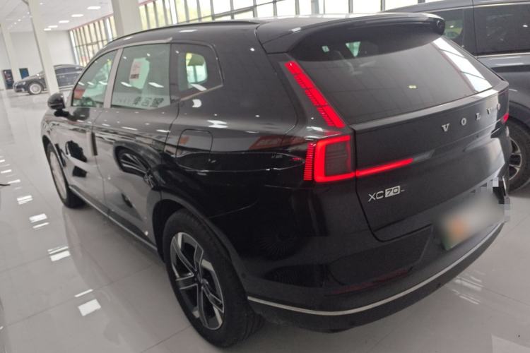 Used Volvo XC70 Plug-in Hybrid 2026 Model Four-Wheel Drive Long-Range Core Exterior 2