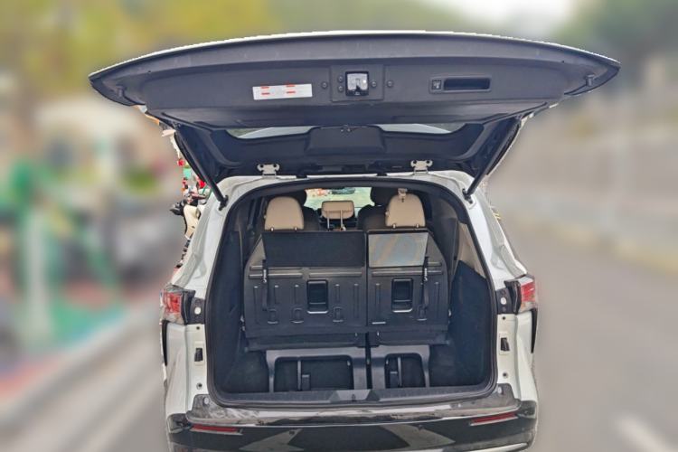 Used Toyota Sienna 2023 2.5L Hybrid Ultimate Edition