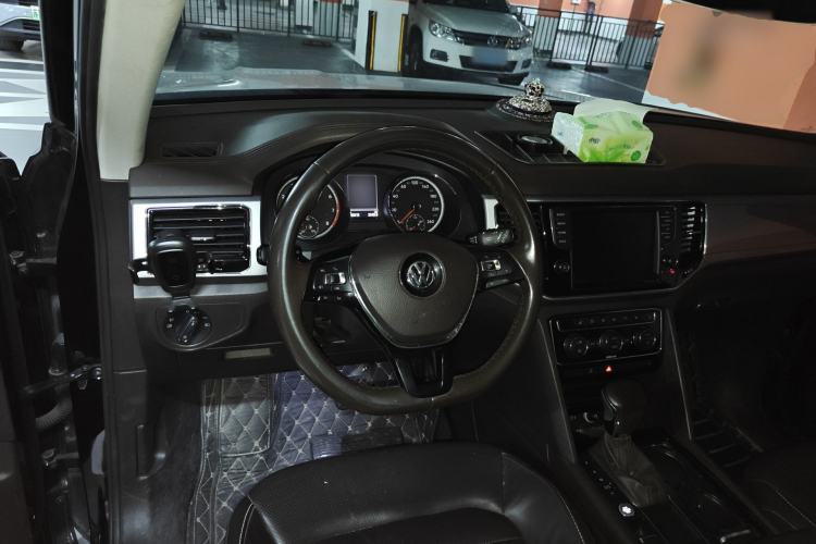 Used Volkswagen Teramont 2017 330TSI Two-Wheel-Drive Luxury Edition Steering Wheel