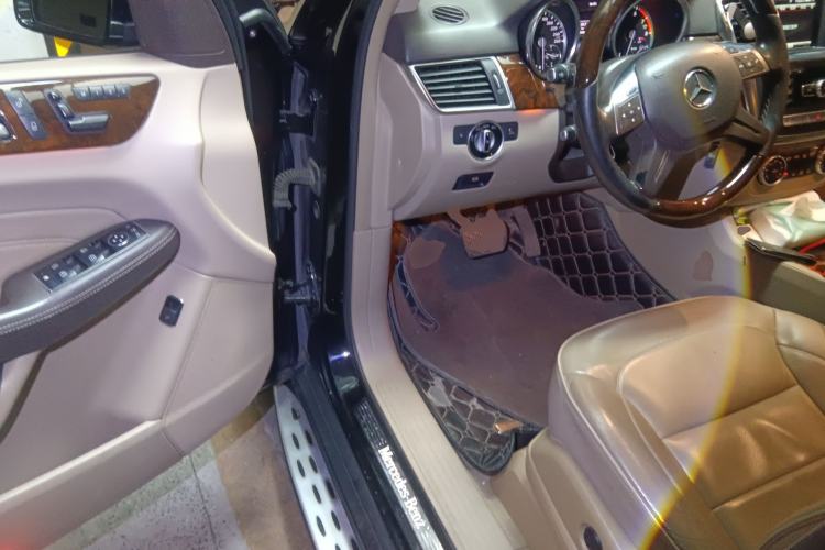 Used Mercedes-Benz M-Class 2014 ML 400 4MATIC Luxury Model
