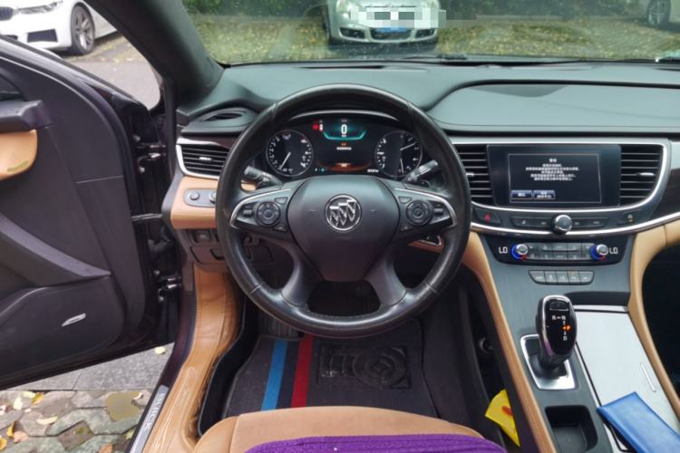 Used Buick LaCrosse 2018 28T Luxury Model Steering Wheel