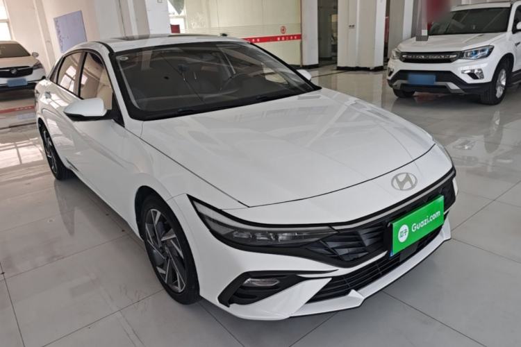 Used Hyundai Elantra 2023 1.5L CVT GLX Elite Edition Front Right 45 Deg