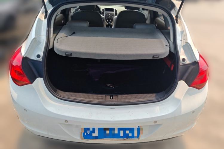 Used Buick GT 2013 XT 1.6L Automatic Fashion Edition Trunk