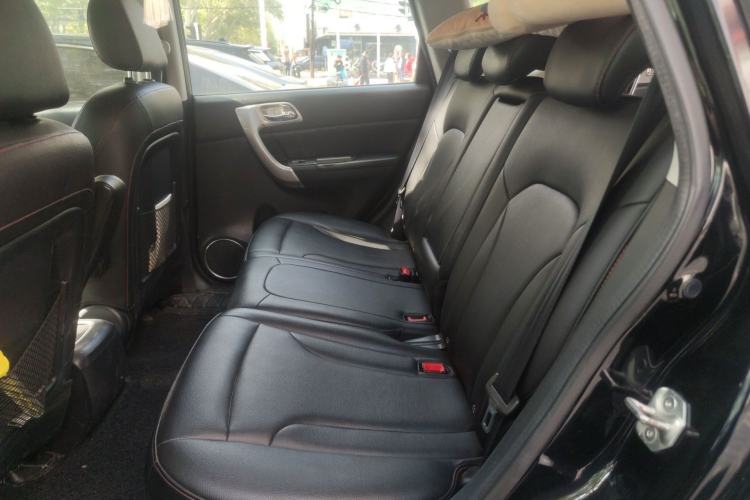 Used Haval H6 2016 Upgraded Model 1.5T Manual Two-Wheel Drive Elite Version Left Rear Seat