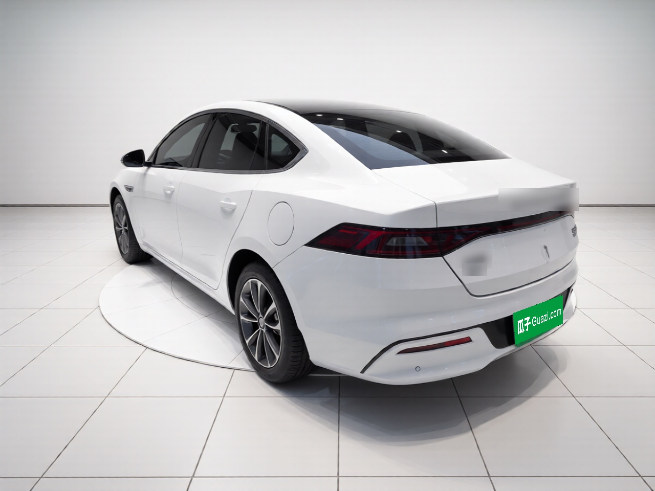 BYD Qin PLUS 2024 HONOR Edition DM-i 55KM Leading Model — снимка 4
