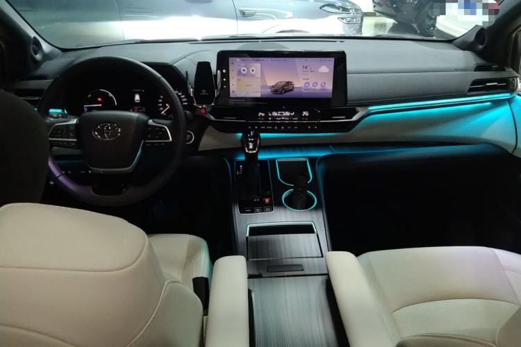 Used Toyota SIENNA 2024 2.5L Hybrid Four-Wheel Drive Prestige Edition